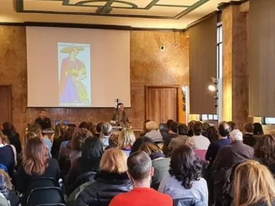 Conferenza in sala grande
